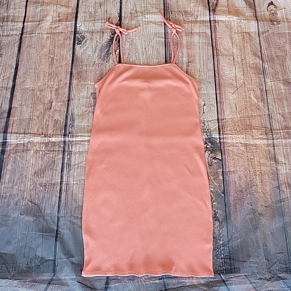 Mini tie dress - Picture 1 of 4